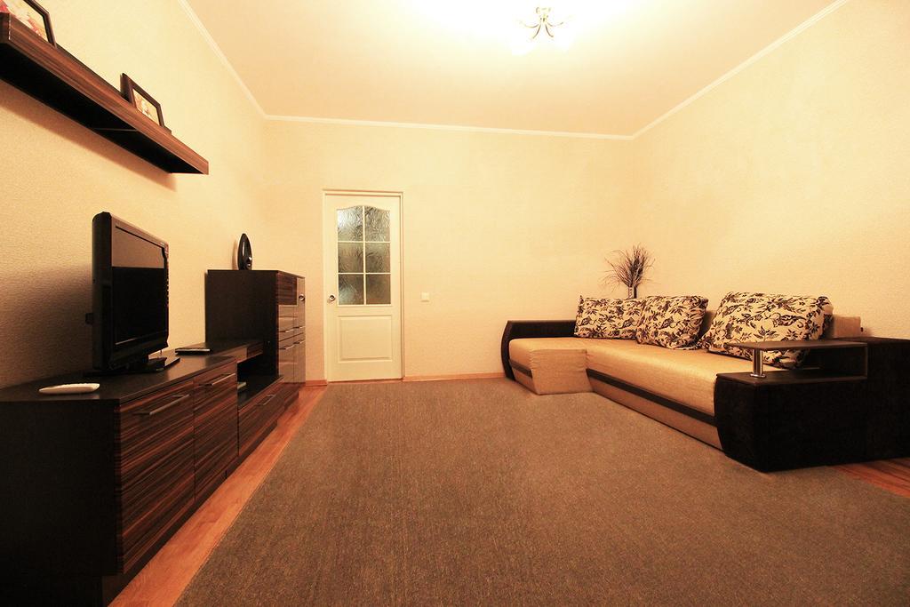 Apartment Poznyaky-Bazhana 基輔 外观 照片
