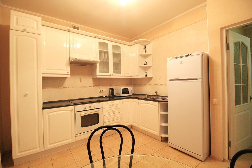 Apartment Poznyaky-Bazhana 基輔 外观 照片