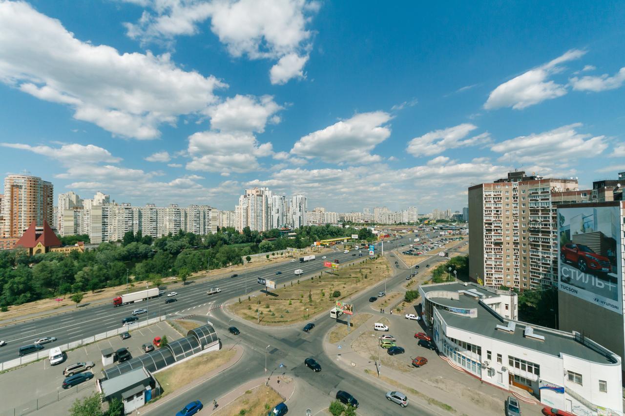 Apartment Poznyaky-Bazhana 基輔 外观 照片